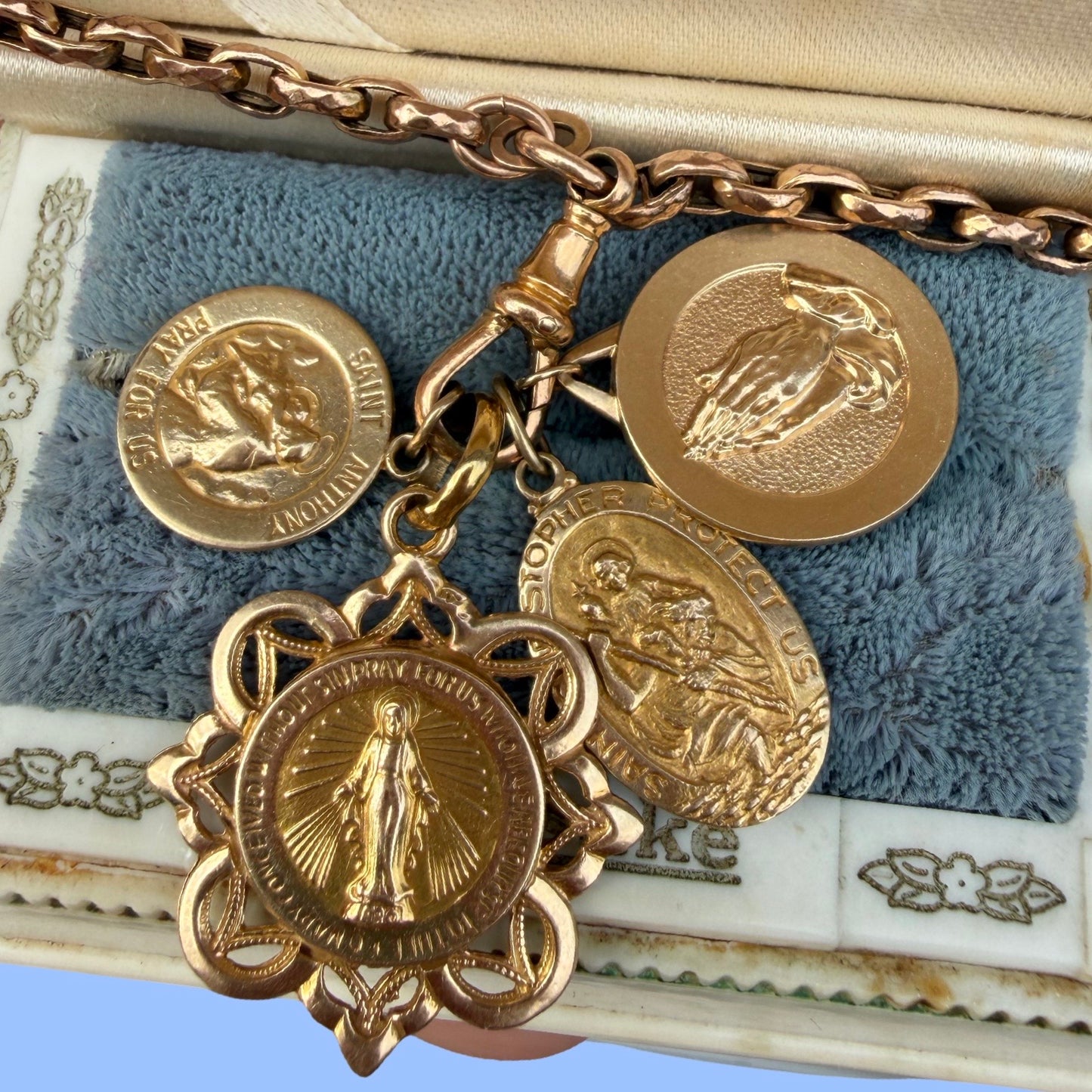 Vintage 14k Serenity Prayer Hands