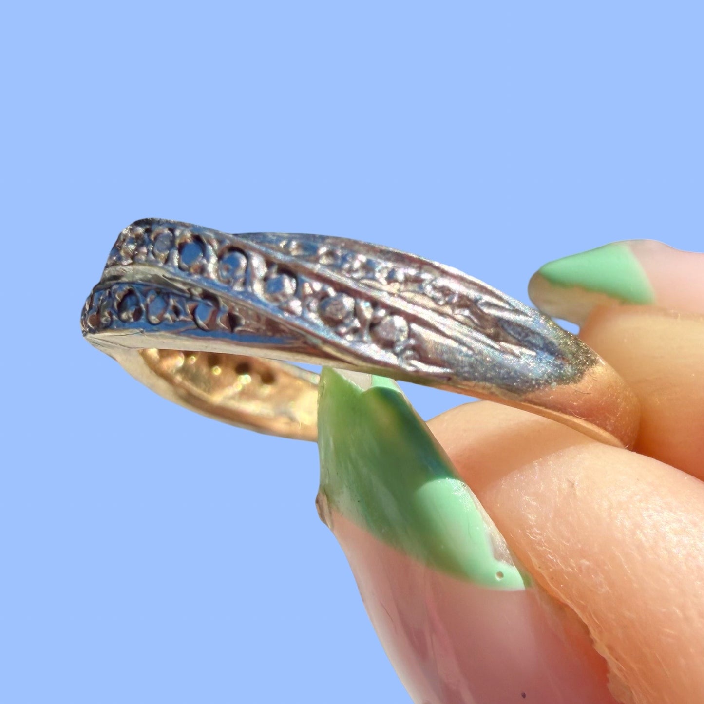Antique 10k Two Tone Overlap Diamond Band