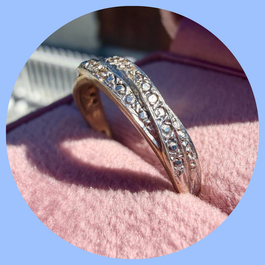 Antique 10k Two Tone Overlap Diamond Band