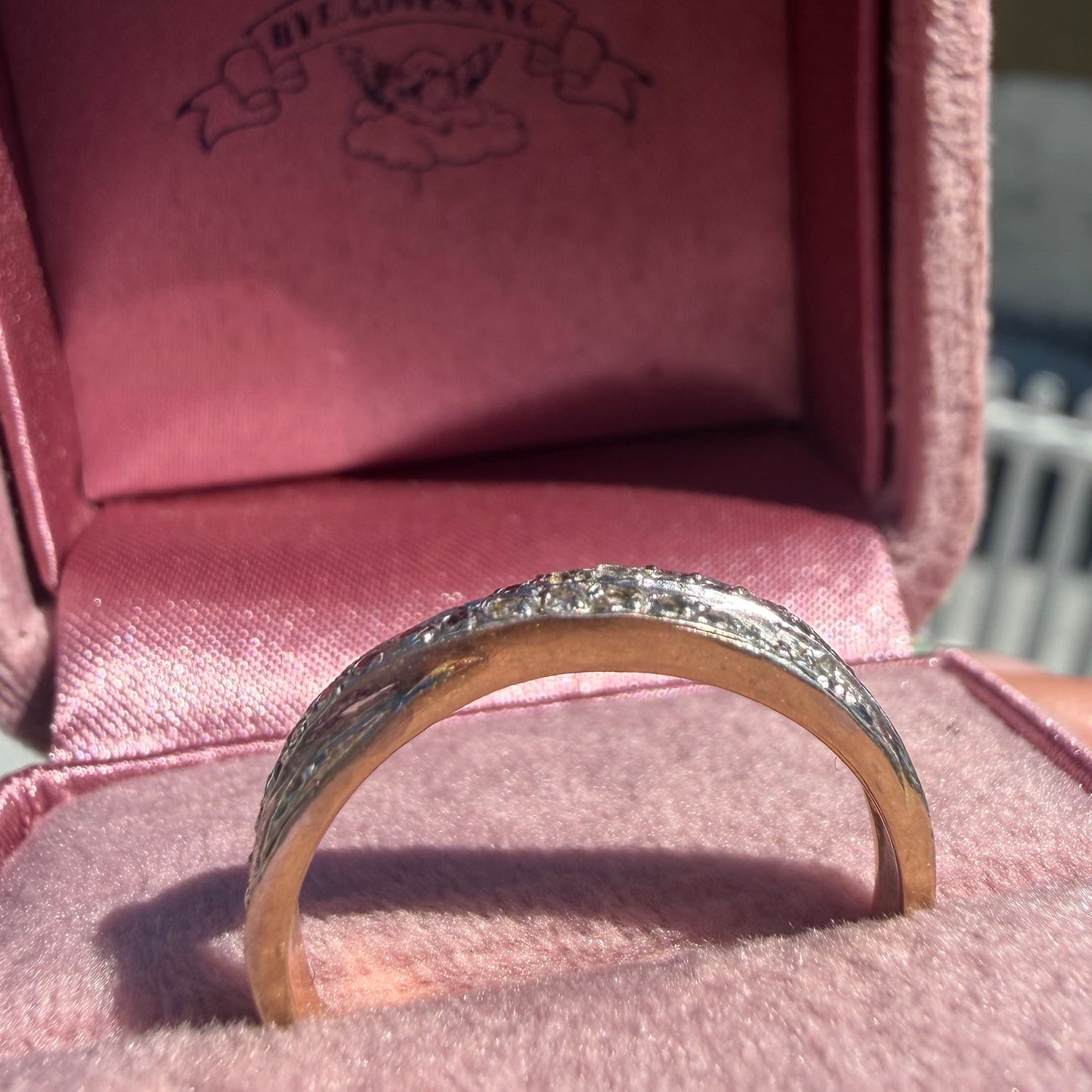 Antique 10k Two Tone Overlap Diamond Band