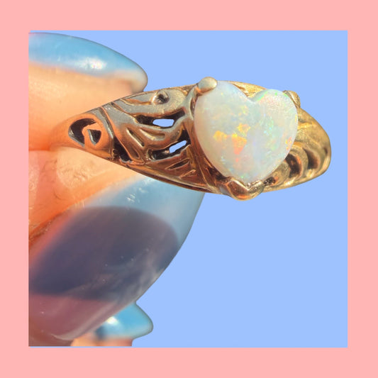 Vintage 10k Heart Opal Ring