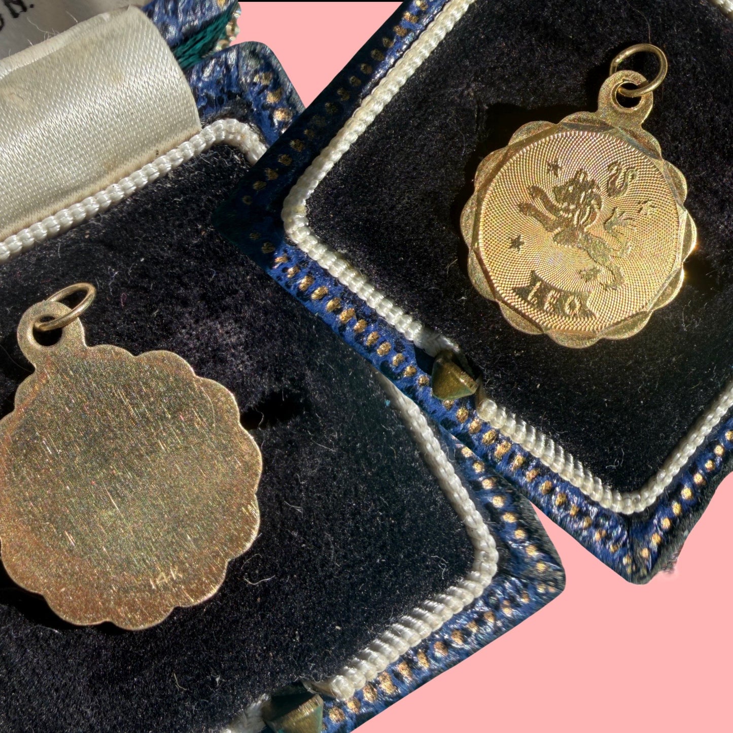 Vintage 14k LEO Disc Charm